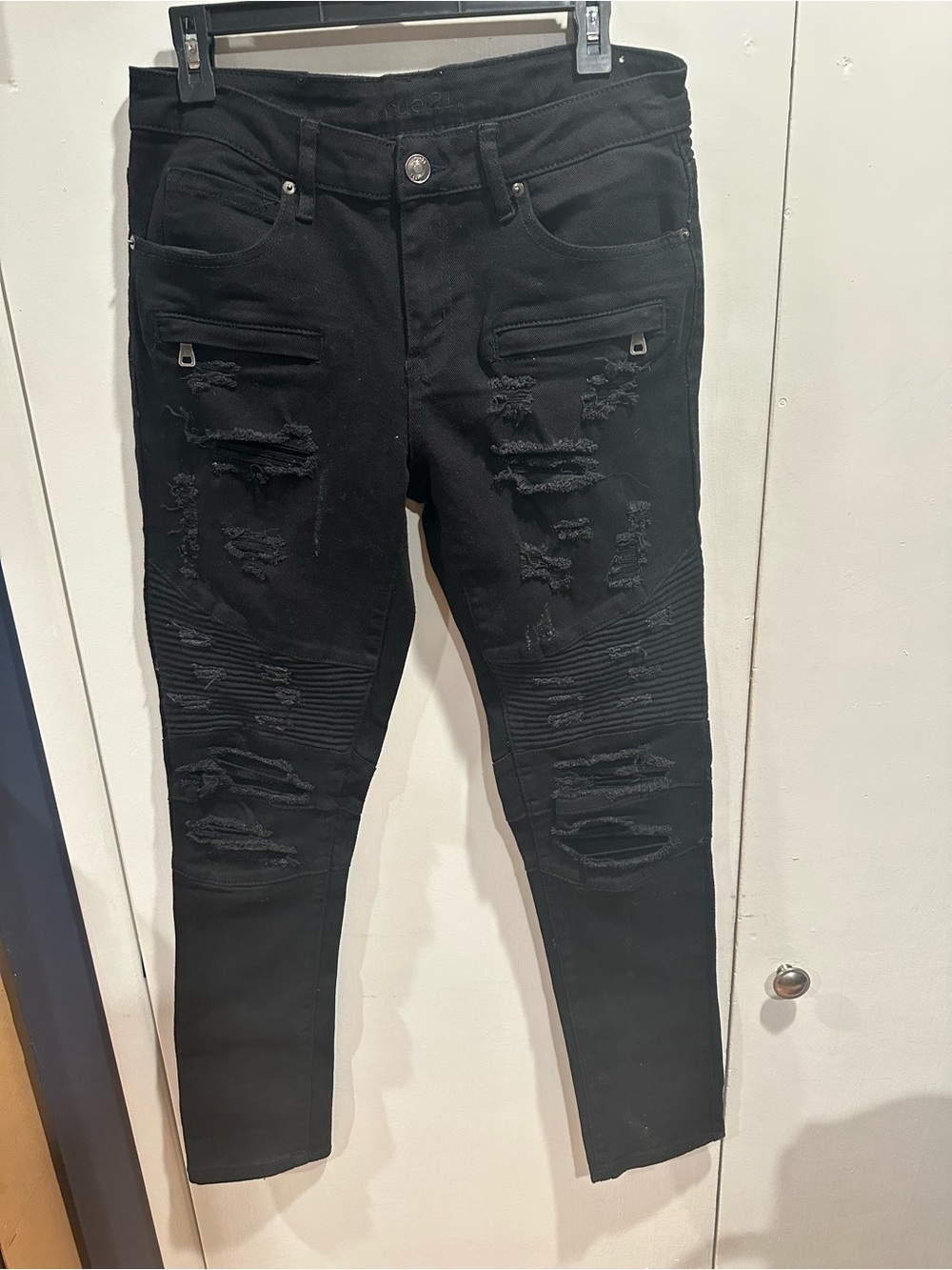Rue21 Black Distressed Skinny Jeans for Women
